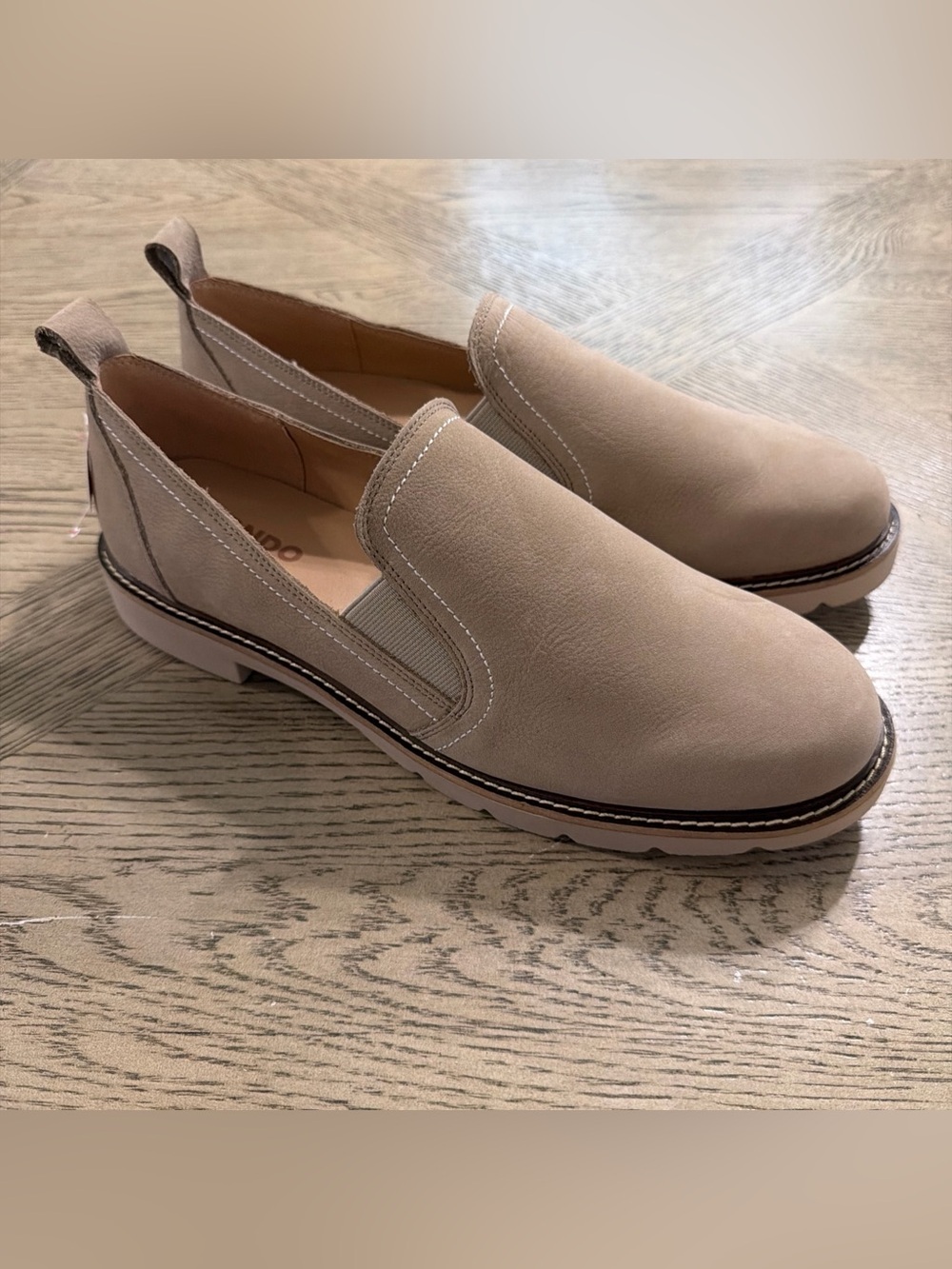 Blondo Phoebe Women's Size 10 Beige Nubuck Waterproof Loafers